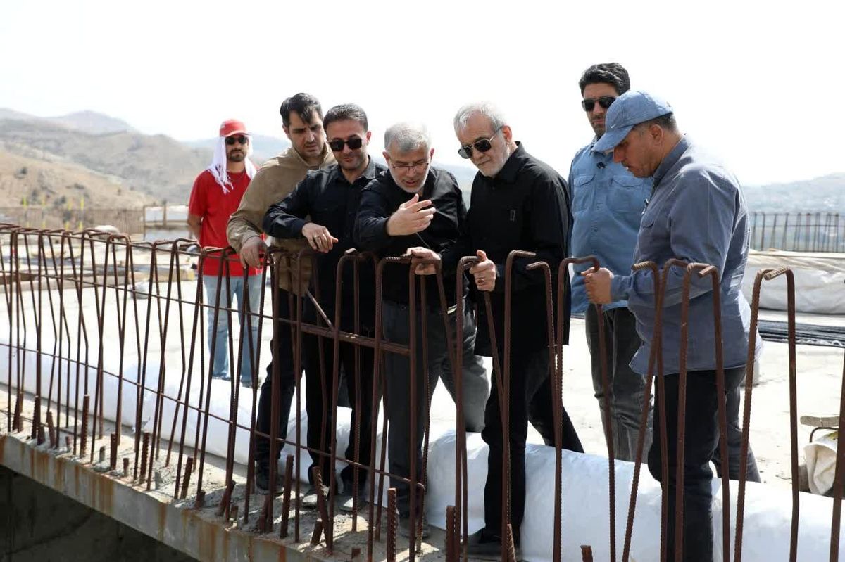 رییس جمهور : پروژه آزادراه شمالی کرج را مورد حمایت و پیگیری قرار می دهم