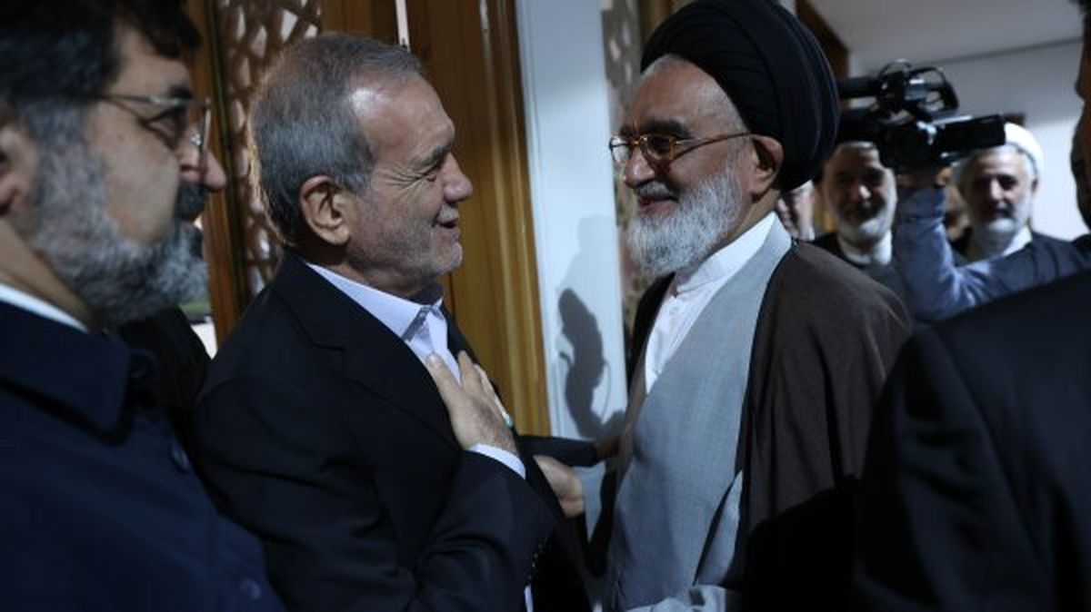 پزشکیان به حرم حضرت معصومه مشرف شد