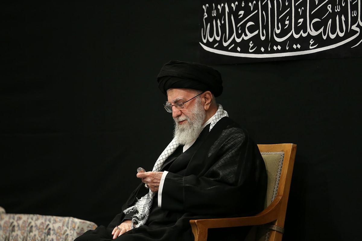 رهبر انقلاب، امشب: آقای کریمی! «ای ایران» بخوان...