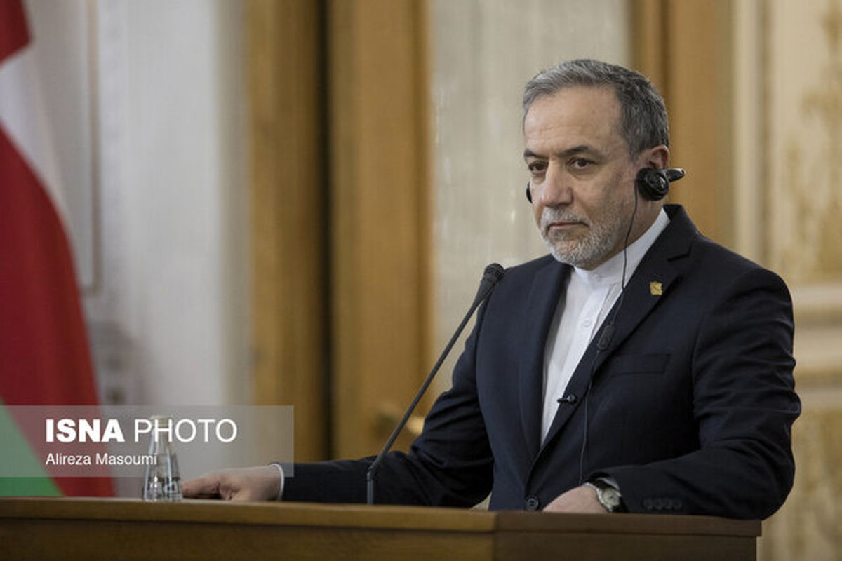 رایزنی عراقچی با وزرای خارجه کشورهای منطقه  