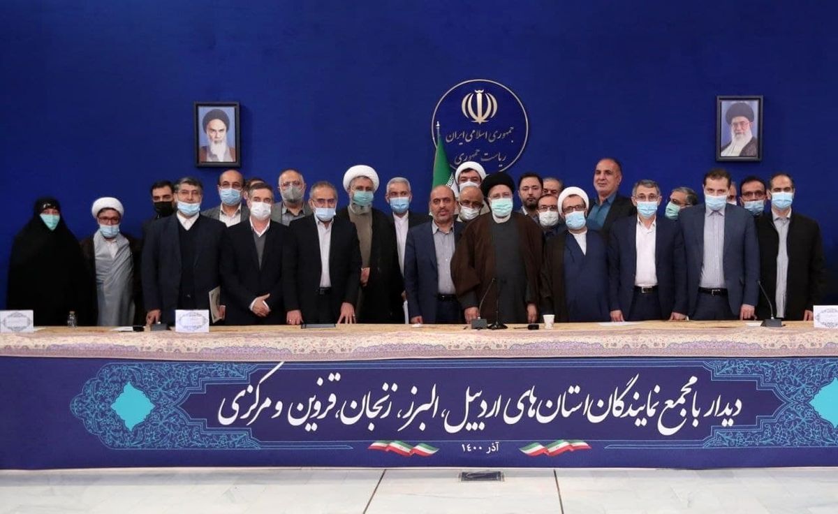 رئیس جمهور با نمایندگان مجلس عکس یادگاری گرفت