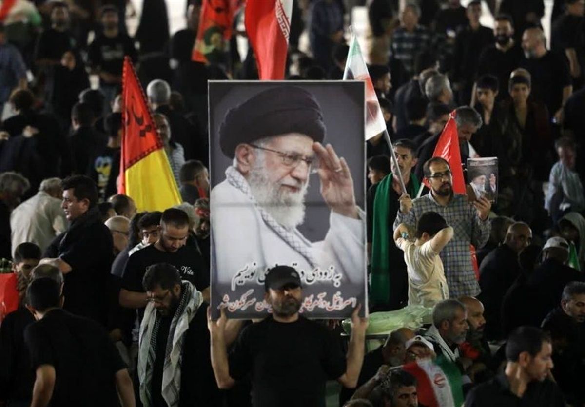 بازتاب تشییع پیکر رهبر شهید در شهر قم در سی ان ان