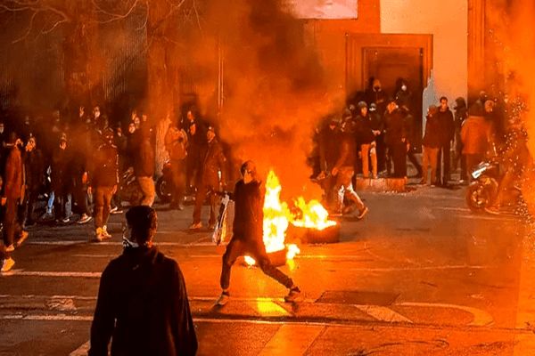 جلایی پور: جنگ را دور کنیم