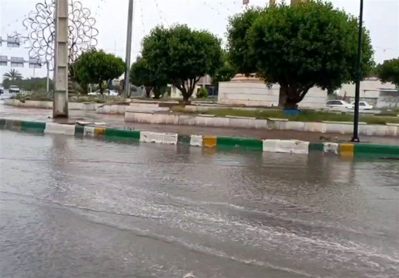 شکستگی محدود خط فرعی لوله آب در اطراف میدان قدس تهران