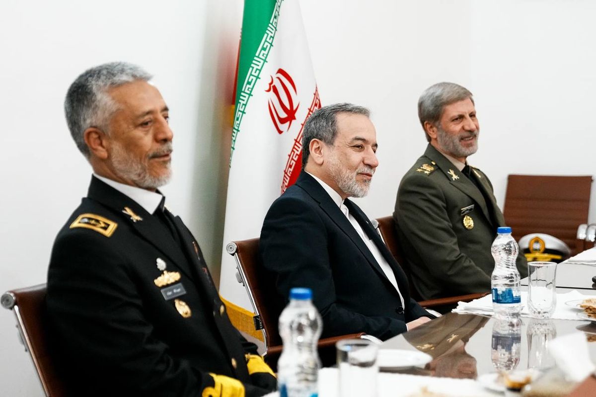 عراقچی: با قدرت نیروهای مسلح در میادین دیپلماسی حاضر می‌شویم