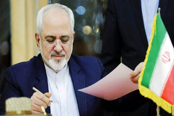 مکانیسم ماشه را دیروز انکار کرد، امروز توجیه!