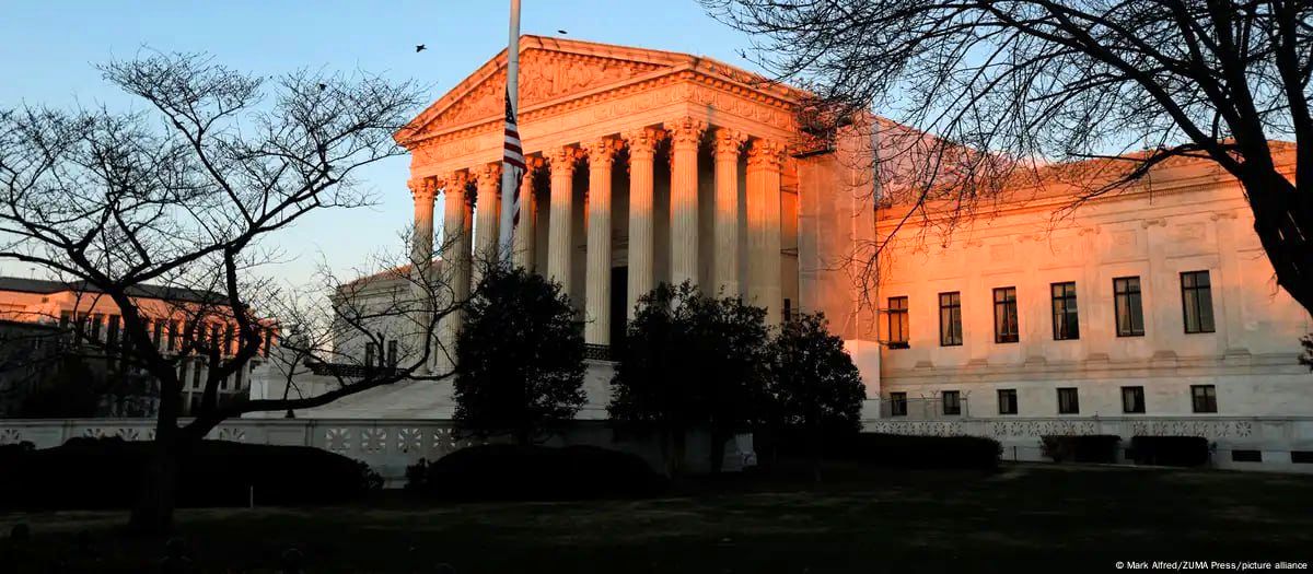 دیوان عالی آمریکا مجوز اخراج نیم میلیون مهاجر را به دولت ترامپ داد