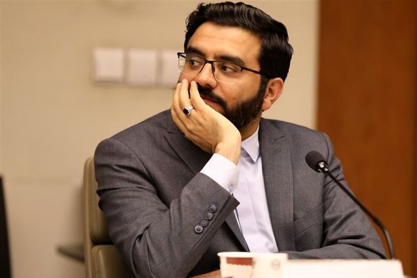 پریشان احوالی رویاپردازان بازگشت به عصر شاهی