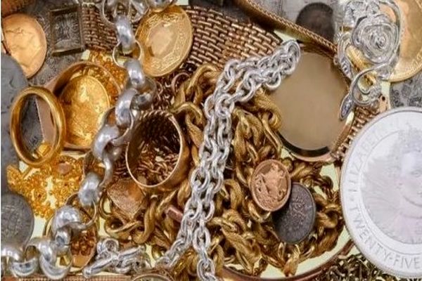 قیمت طلا و سکه امروز ۸ آبان ۱۴۰۴ | سکه امامی رکورد زد؛ طلا ریخت!