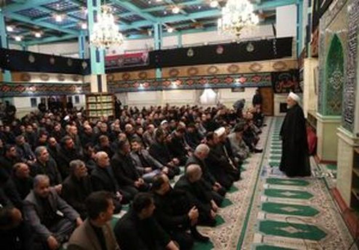 روحانی: در هنگام مشکلات نام «عاشورا» به ما مدد میرساند