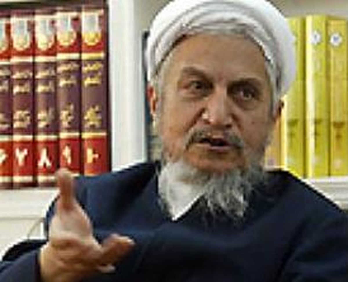 ممنوعیت عرضه رساله آیت الله صانعی