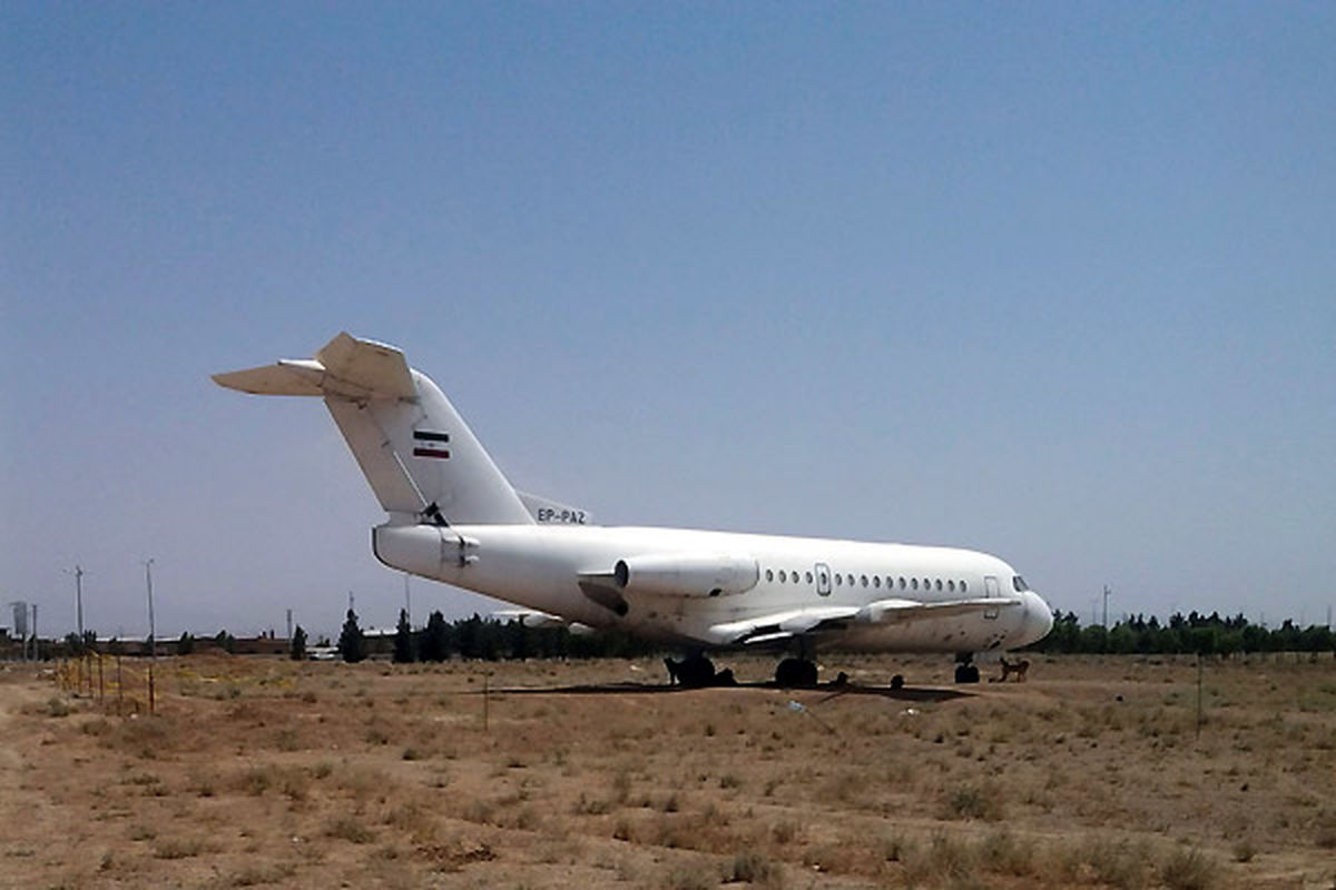 یک هواپیما وسط بیابان‌های قم/عکس