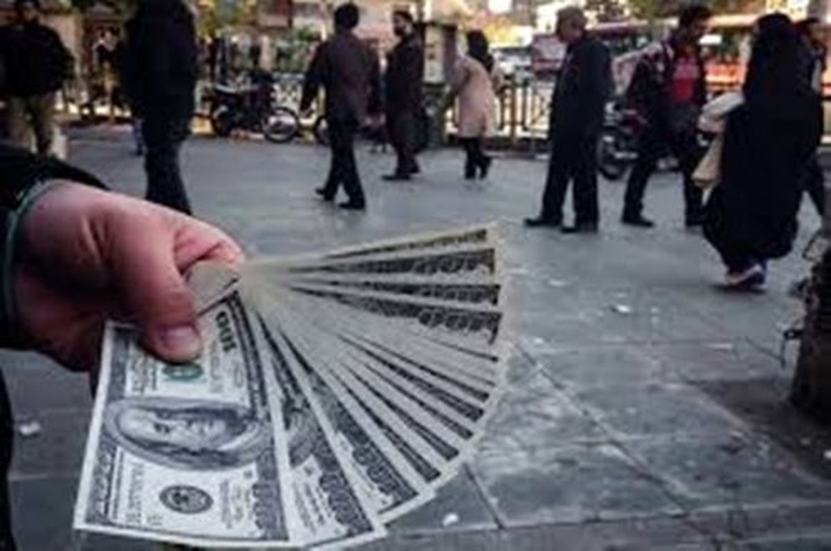 دستگیری ۳۰ نفر از عناصر کلیدی و سر شبکه دلالان ارزی در تهران