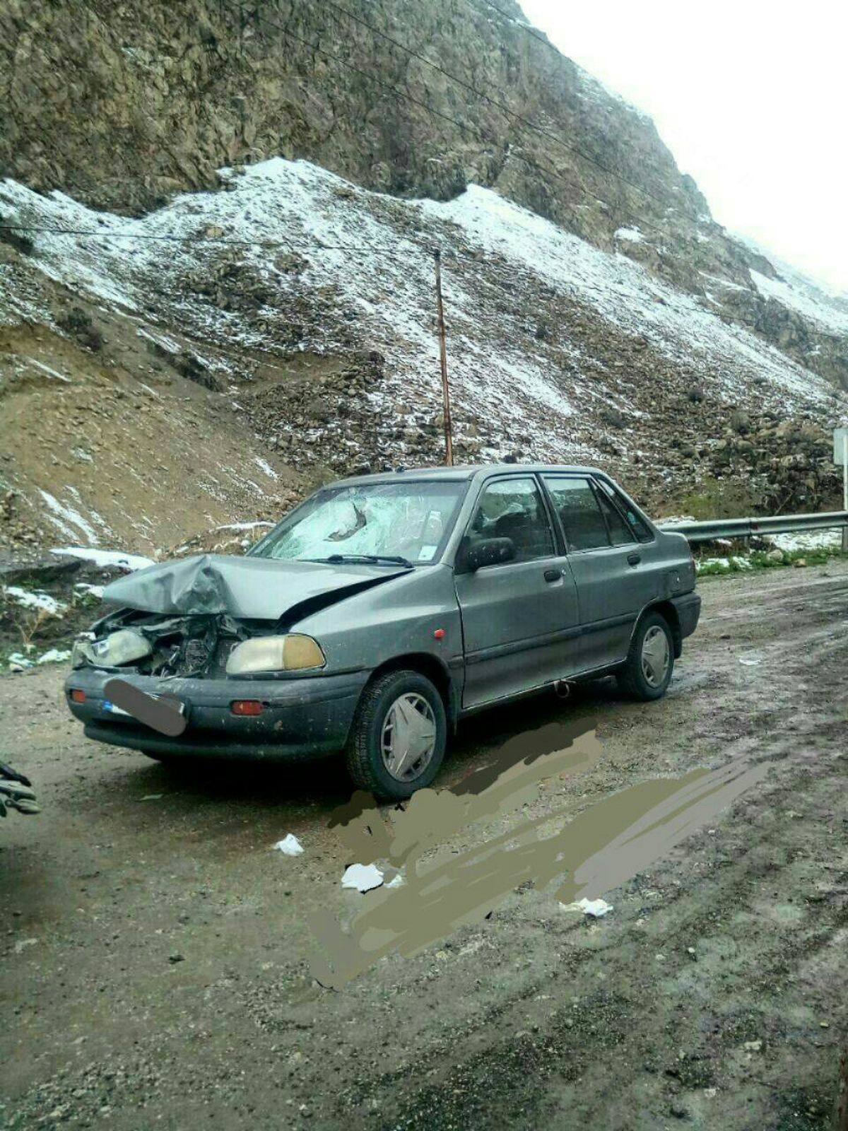 ریزش کوه در جاده هراز حادثه آفرید +عکس
