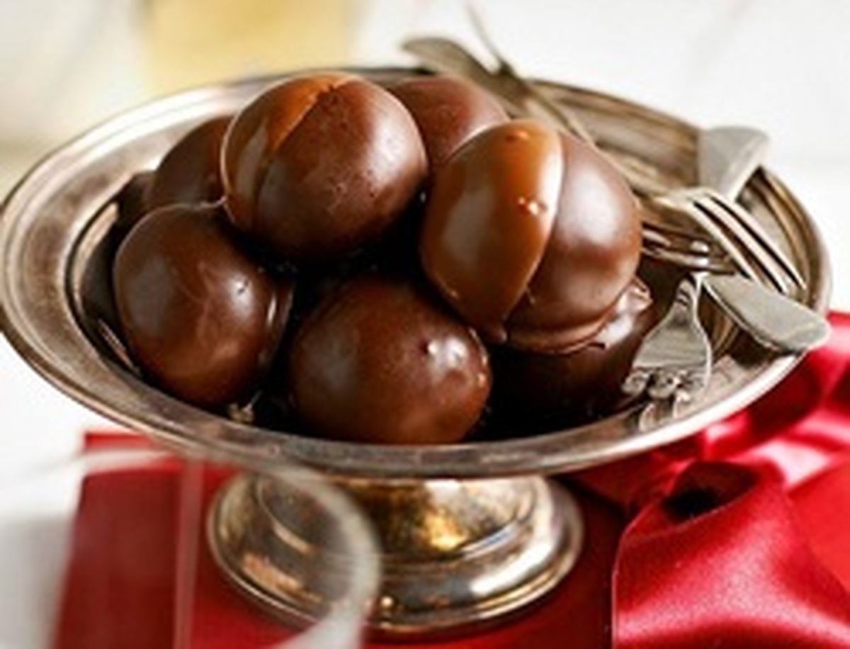 آلو‌های شکلاتی با طعم ترش و شیرین بی‌نظیر