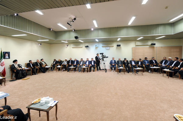 تصاویر/ رهبرانقلاب در دیدار اعضایهيأتدولت