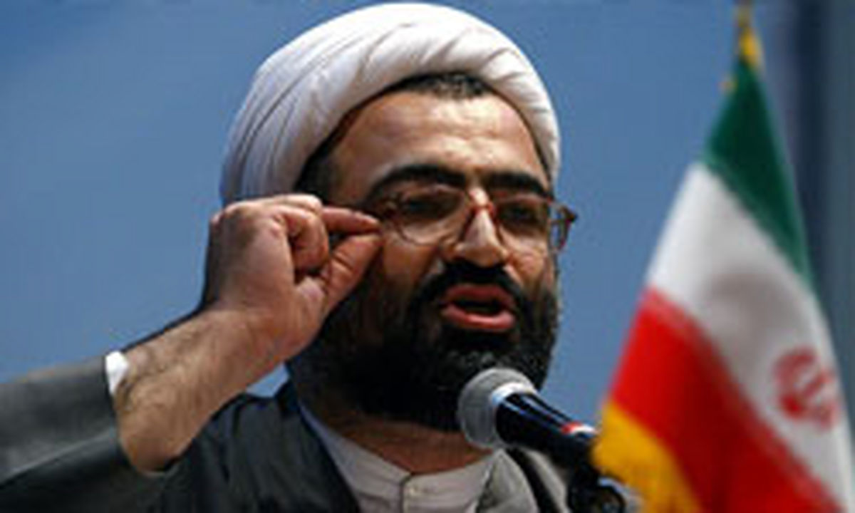 آن سوخته در شمع عشق محمود!... آن آمده بر روی کار از نامرادی چرخ کبود!