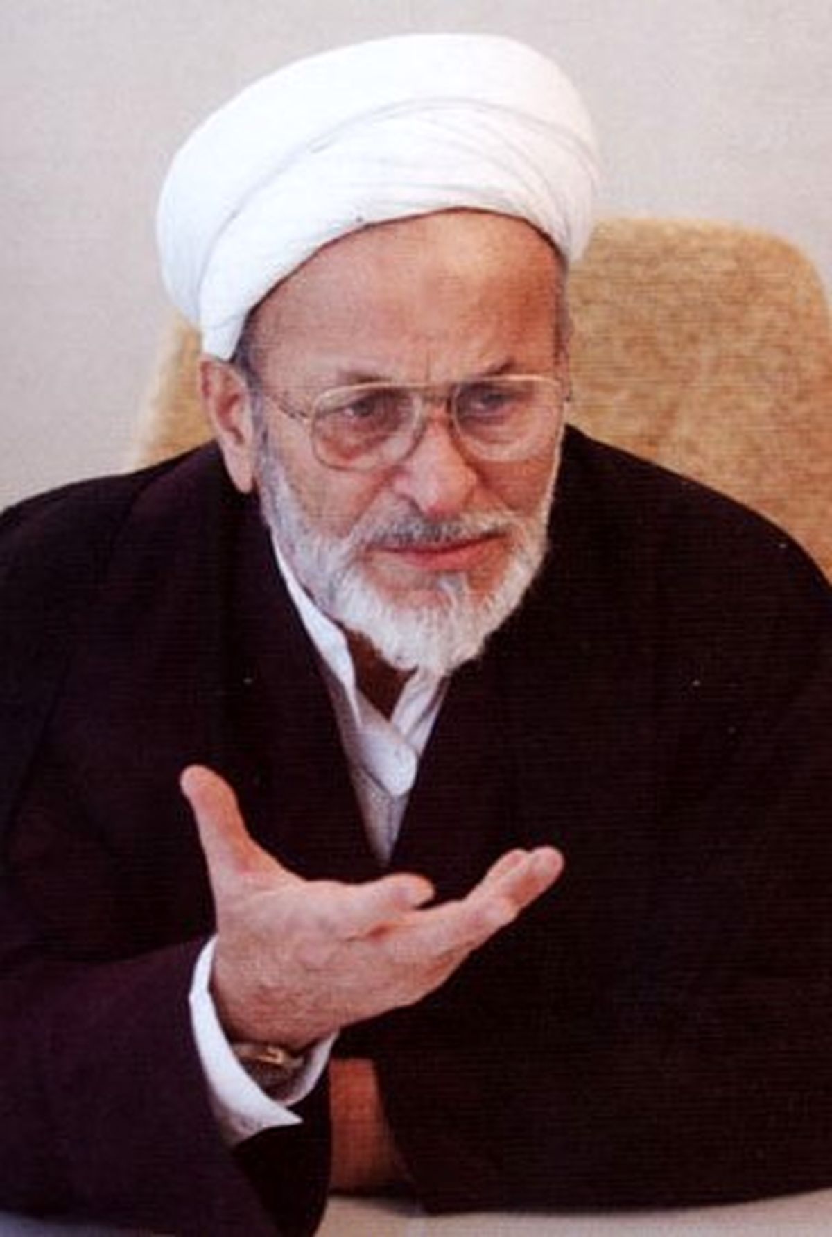 منحرفان دلشان را به اختلاف اصولگرایان خوش نکنند/ در شهرهای کوچک هم چهره اینها شناخته شده است