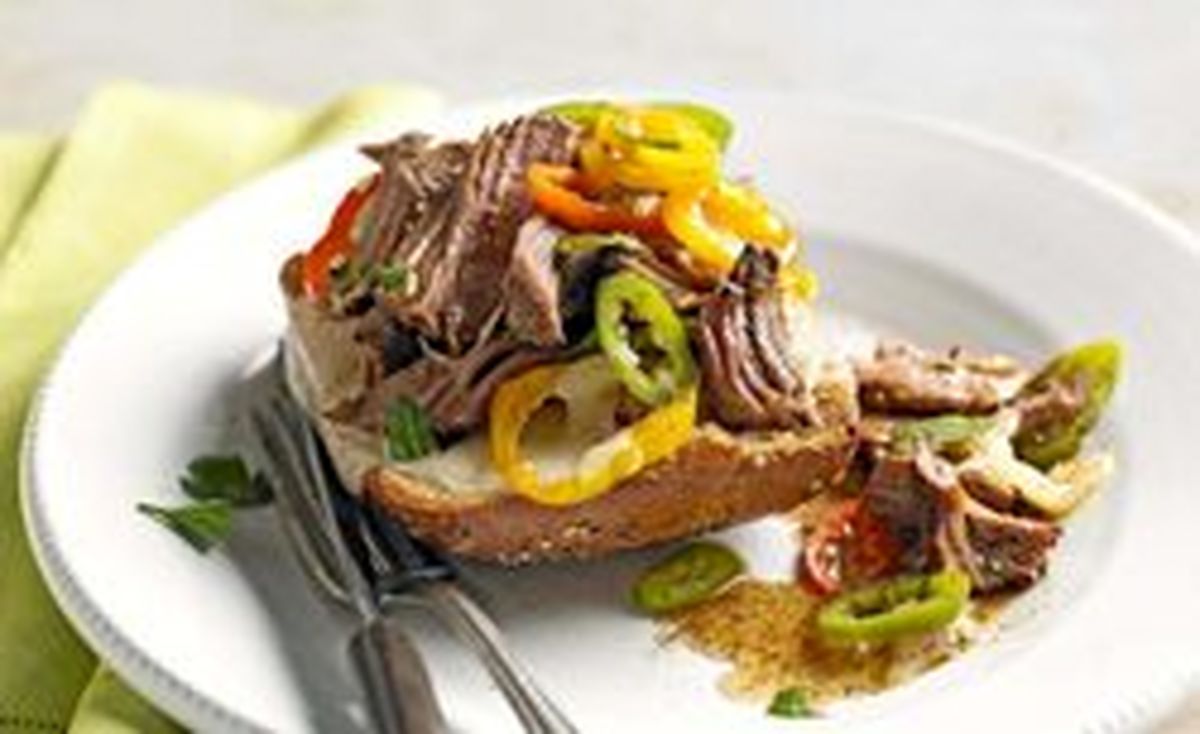 یک ساندویچ فوری و خوشمزه برای وعده ناهار شاغلین