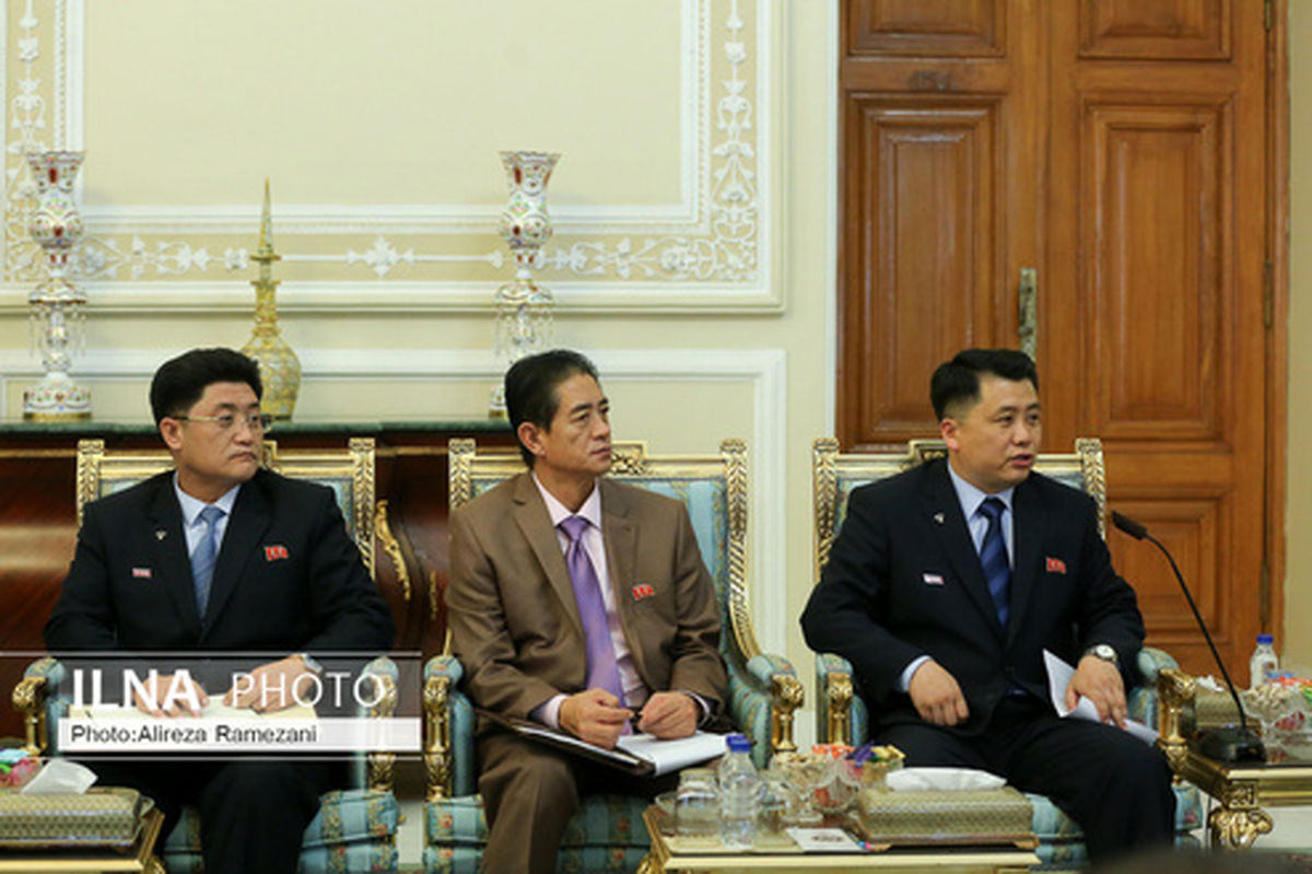 نشان جالب کت مهمانان لاریجانی +عکس