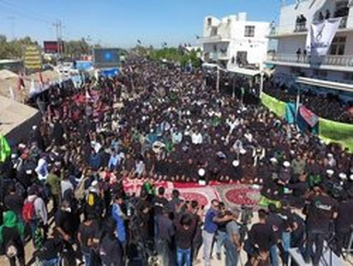 اقامه طولانیترین نماز جماعت هماهنگ جهان در طریق الحسین