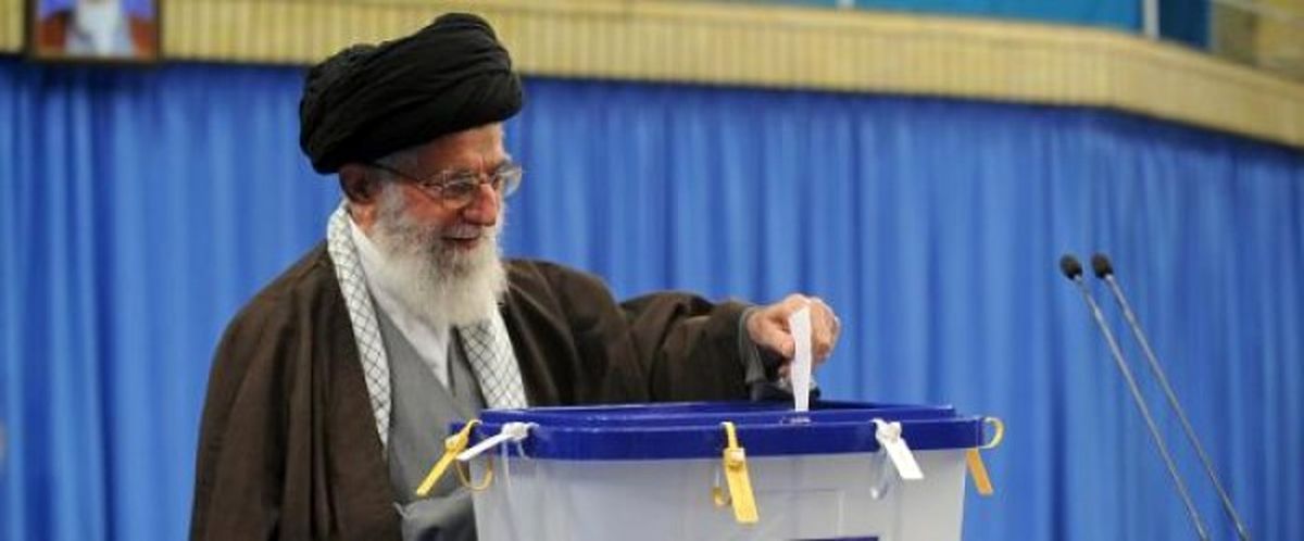 ما دشمنانی داریم که چشم طمع دوخته اند/ همه مردم در انتخابات شرکت و دشمن را مأیوس کنند