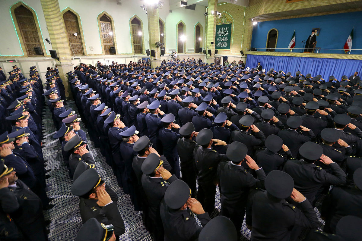 دیدارفرماندهاننیرویهواییبارهبرانقلاب/تصاویر