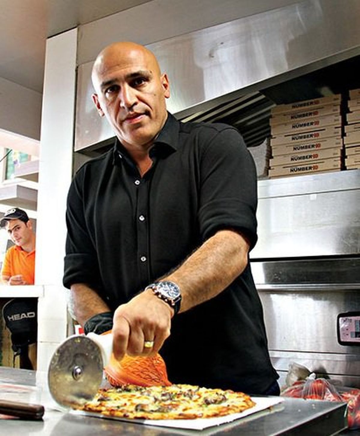 اشتهای عجیب منصوریان: خوردن ۵۸ سیخ جیگر! +عکس