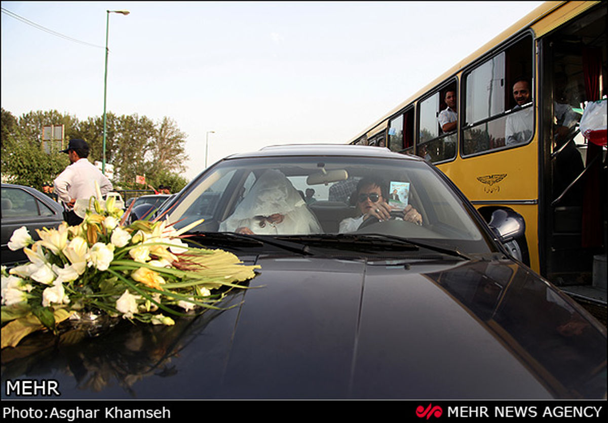 عکس/ تبلیغات انتخاباتی عروس‌ و داماد