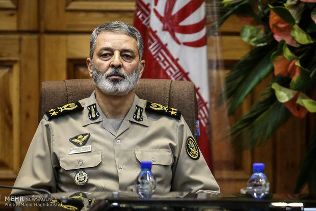 سرلشکر موسوی: دو سه ایستگاه خودرویی برای تزریق واکسن کرونا دایر کردیم 