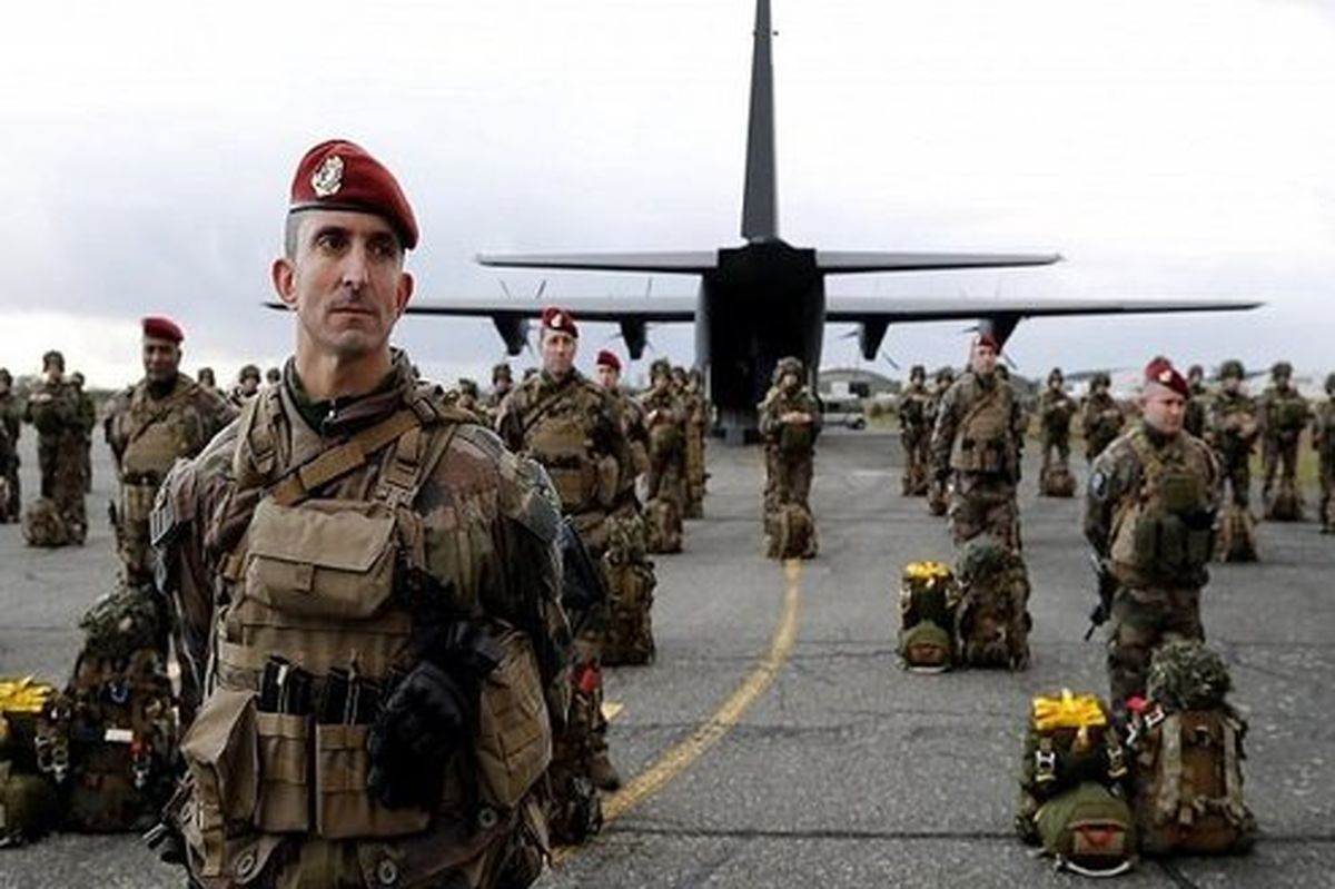 موافقت نیمی از فرانسویها با ریاست جمهوری یک نظامی