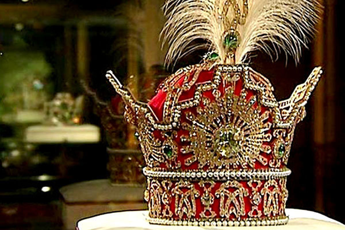 تاج «معمای شاه» به کاخ موزه سبز رسید +عکس