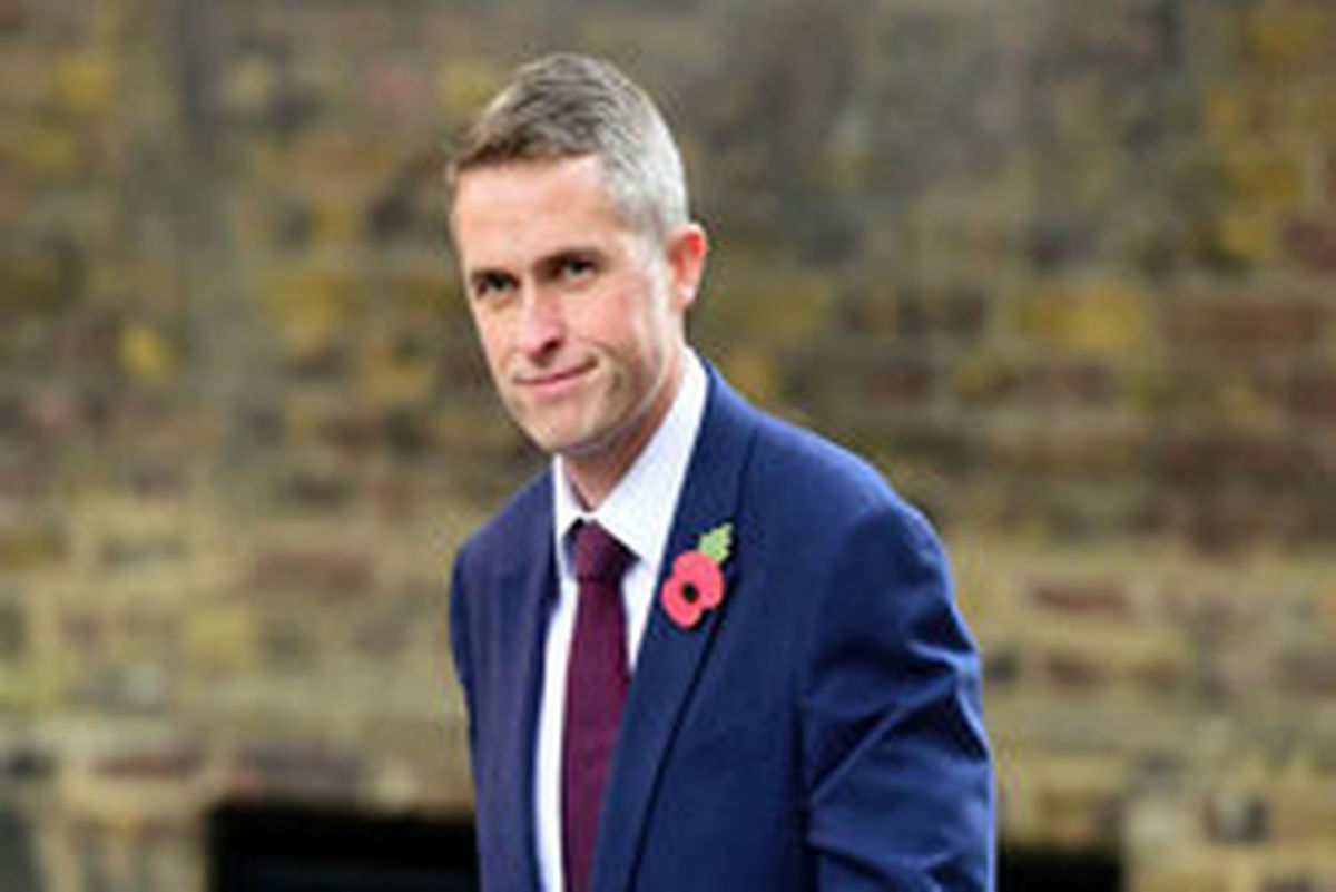 تنشها میان وزیر دفاع و نخستوزیر انگلیس افزایش یافت