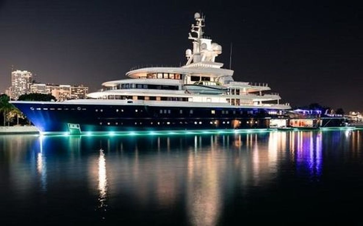 فیلم: کشتی لاکچری