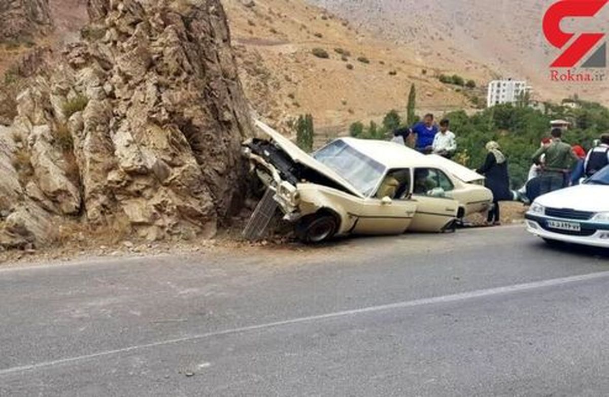 برخورد عجیب خودروی آمریکایی با کوه در جاده چالوس +عکس