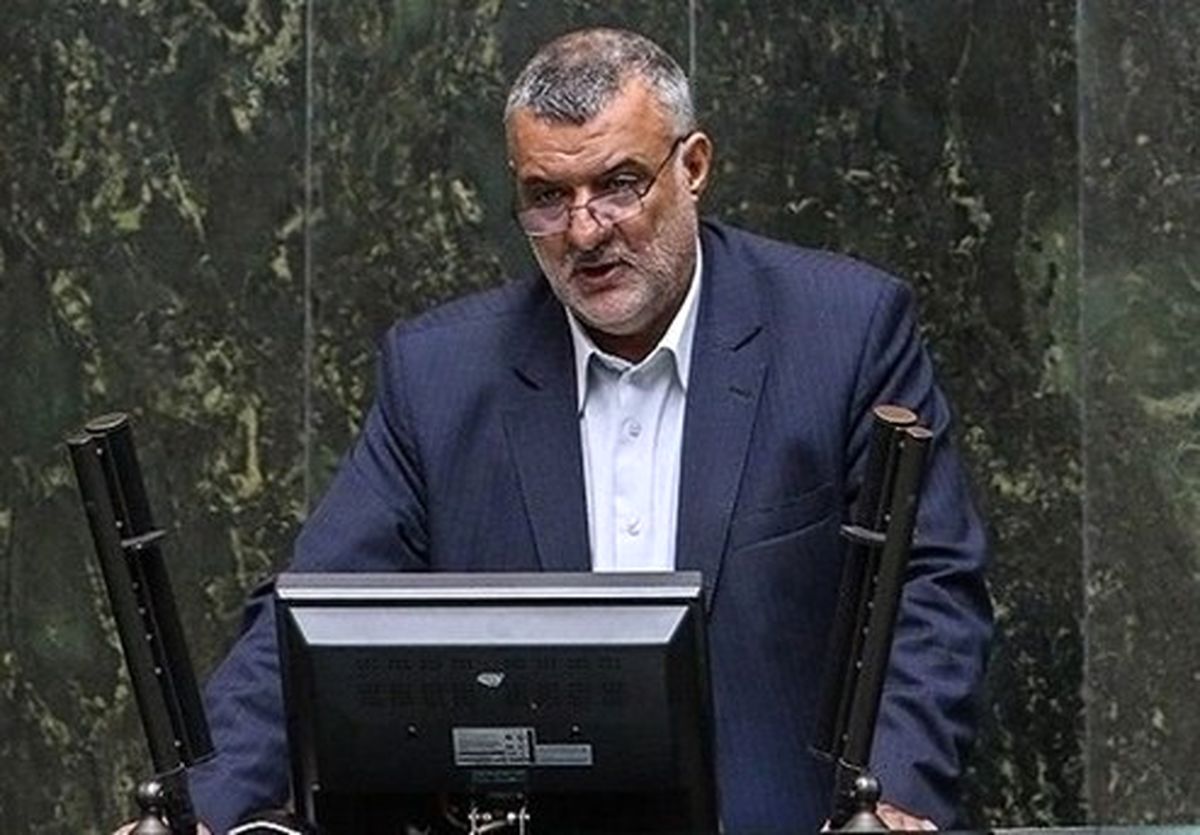 وعده حجتی برای کاهش قیمت کالا‌های اساسی/قیمت کود شیمیایی افزایش نمی‌یابد