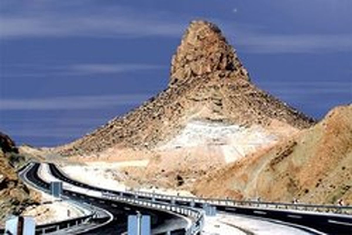 حرکت کوه در مسیر سیراف - جم مشکل‌آفرین شد