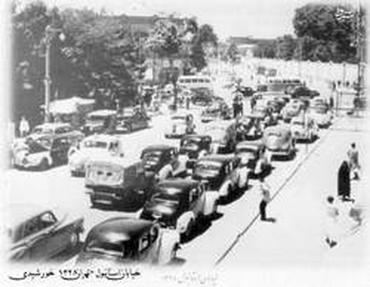عکس: ترافیک چهار راه استانبول، ۷۰ سال قبل!