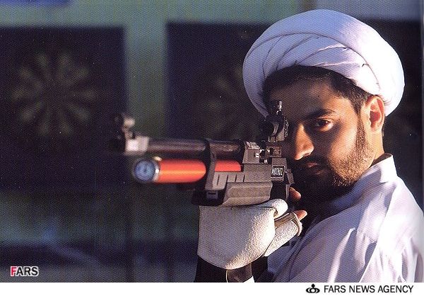عکس/ وقتی که حاج آقا زد به خال