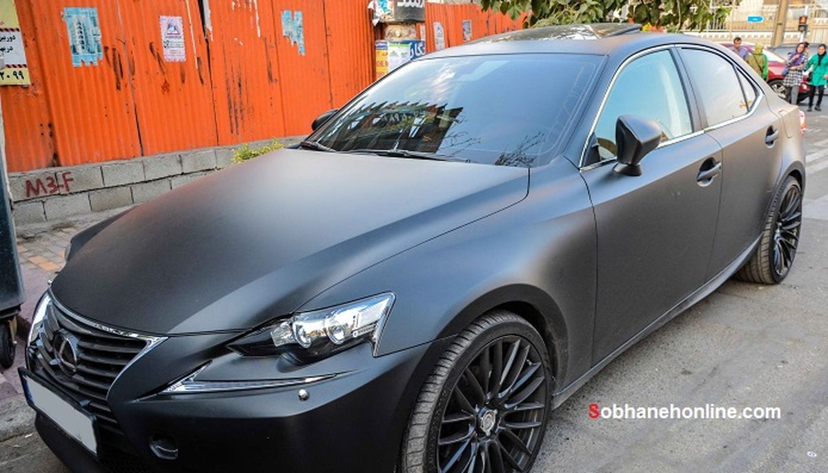 لکسوس با بدنه خاص در تهران/عکس