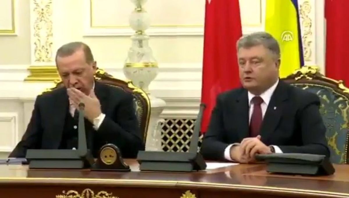 چرت زدن اردوغان در نشست خبری! +عکس