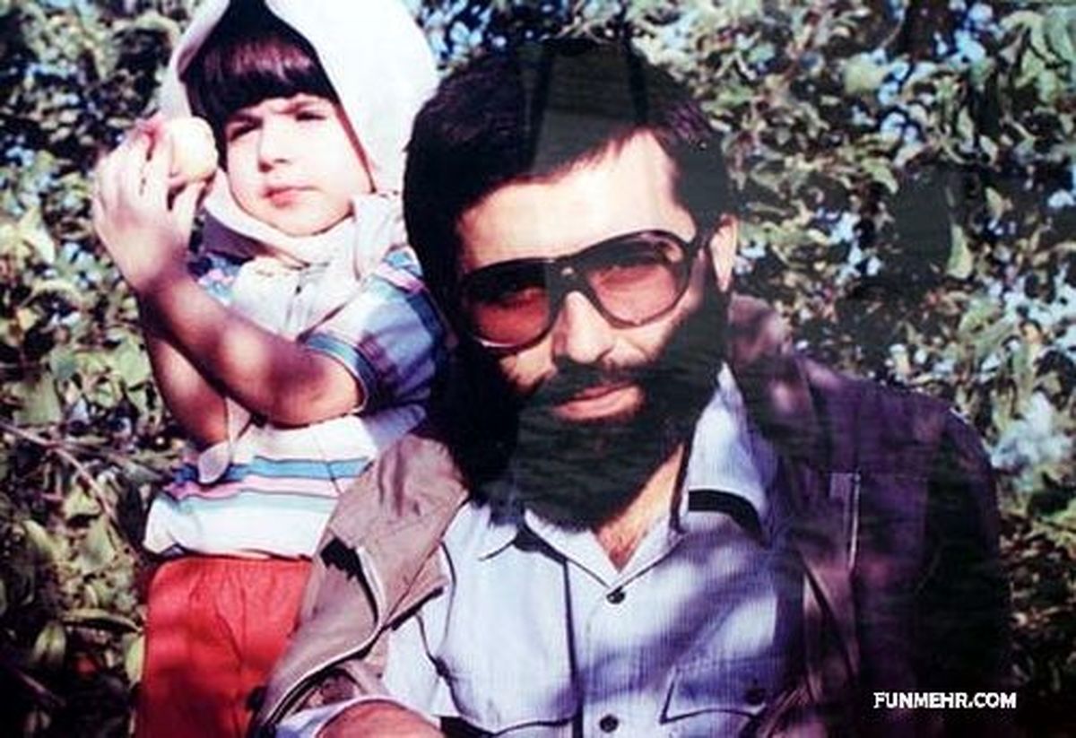 عکس/ شهید آوینی در کنار دخترش
