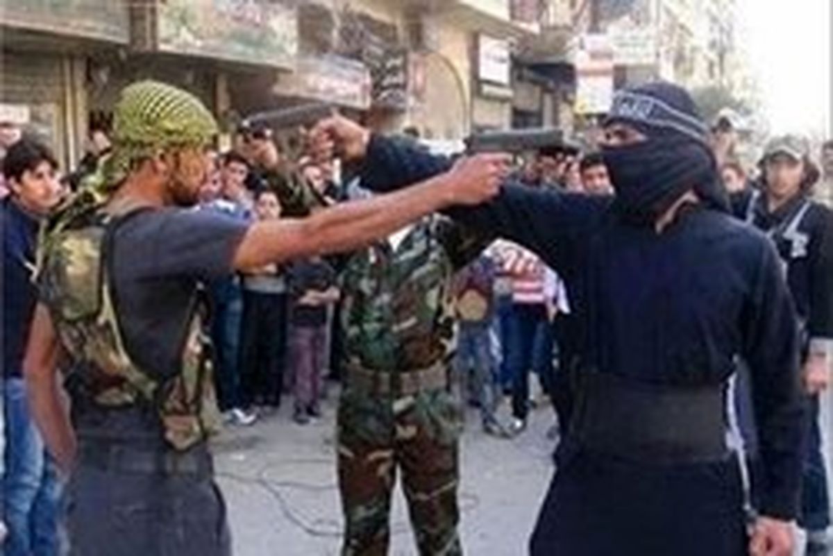 تروریستها در حومه حلب به جان هم افتادند
