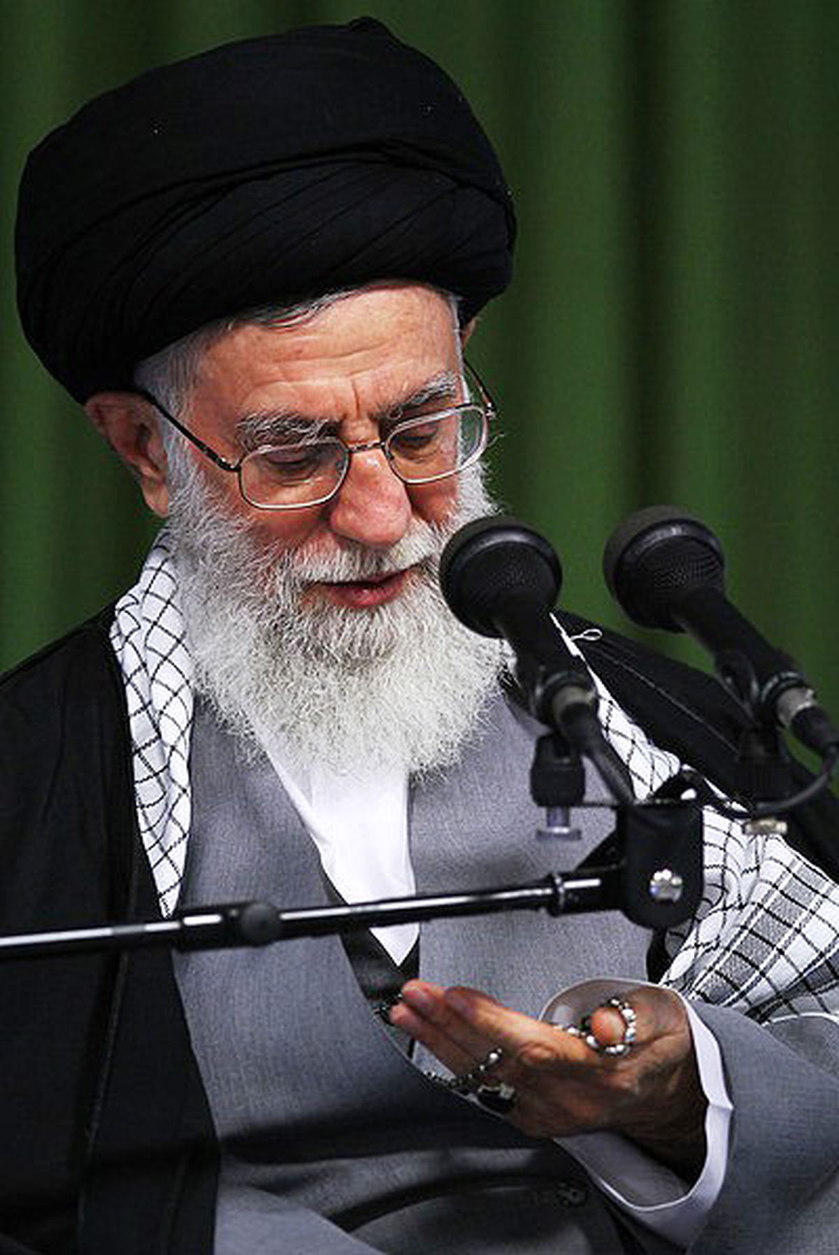 ساعت جیبی رهبر انقلاب/عکس