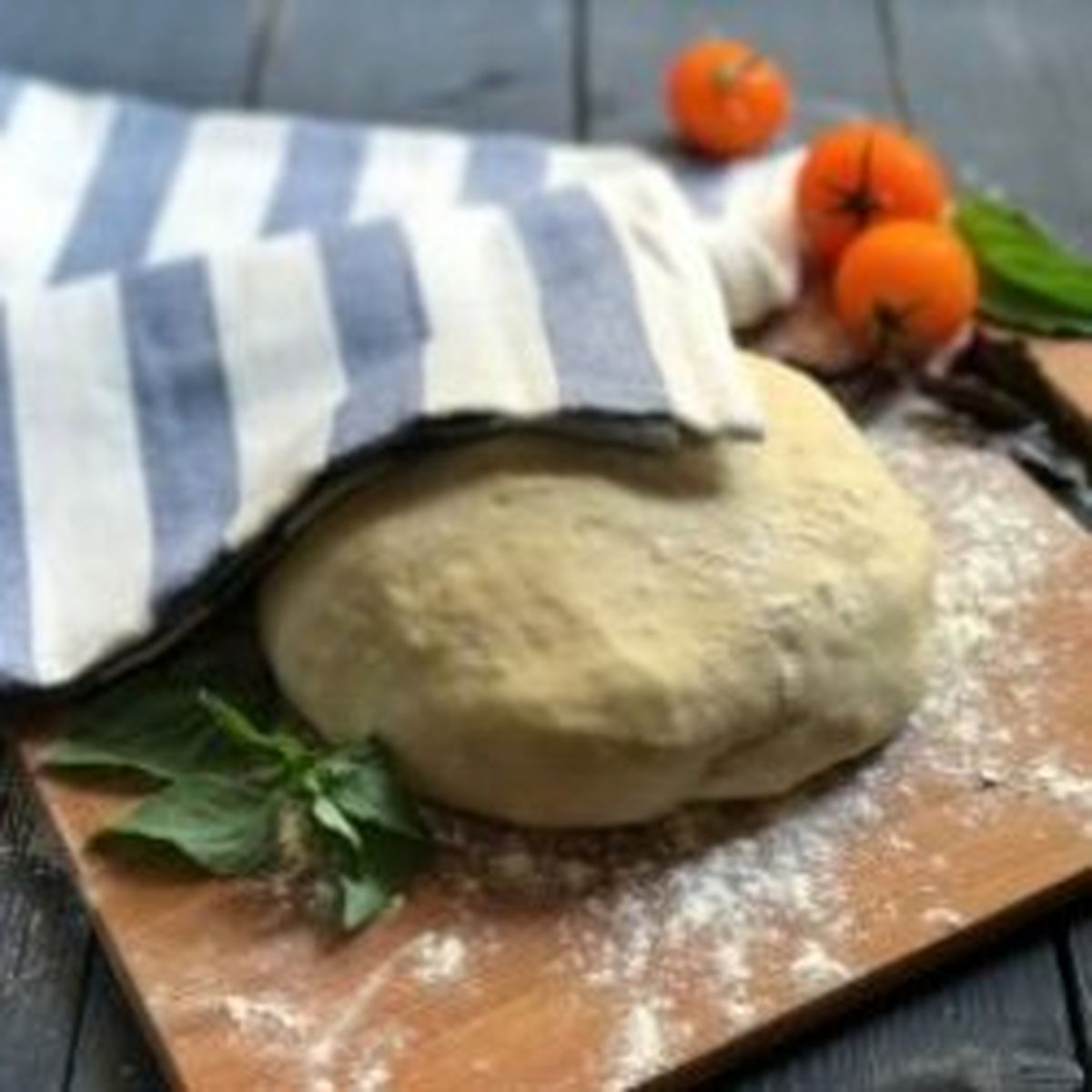طرز تهیه خمیر پیتزا ایتالیایی به صورت مرحله‌ای