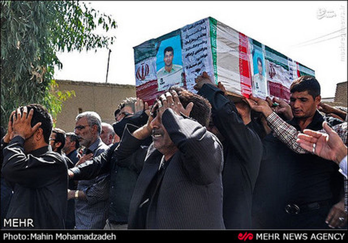 تصاویر/ تشییع شهدای مرزبان سراوان