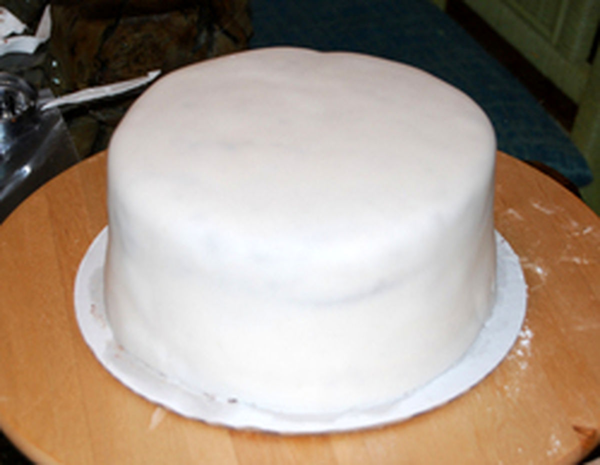 کیک فوندانت هندوانه‌ای شب یلدا