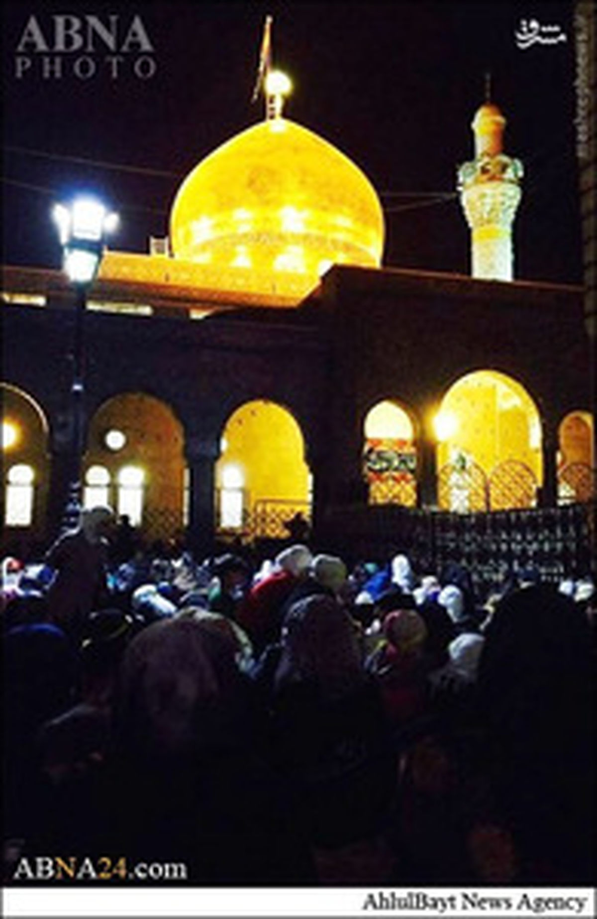 عکس/ دعای کمیل در حرم حضرت زینب(س)