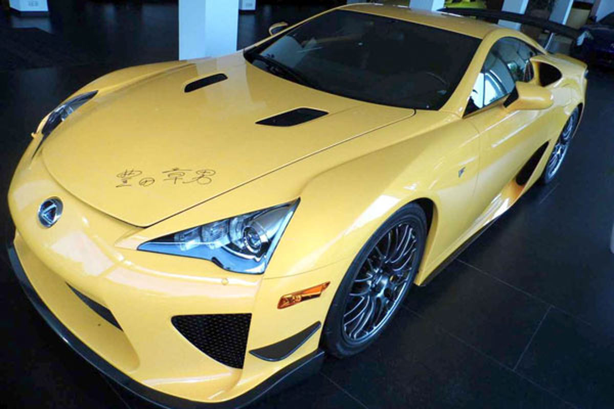 عکس: «لکسوس» خاص با قیمتی عجیب