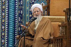 آیت الله جوادی آملی: دفاع از یمن و فلسطین دستور قرآن است